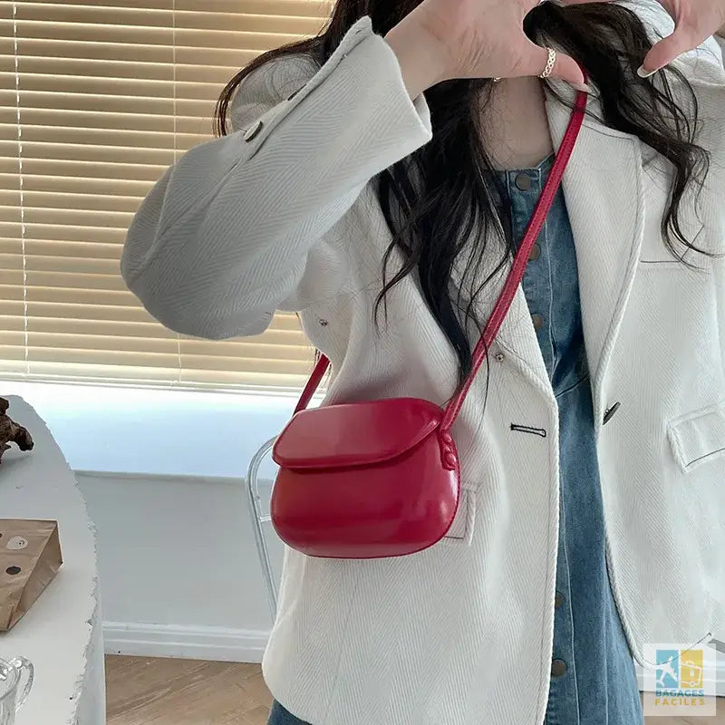 Crescent Small Square Bag Women’s Simple Mobile Phone Bag Lady PU Retro Ins Red Saddle Bag Tote Released Fashion