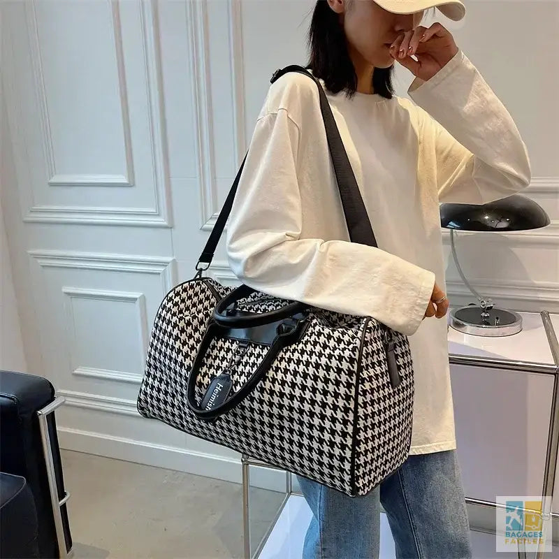 Travel Duffle Large Capacity Women Fitness Sports Bag Dry and Wet Luxury Hand Luggage Bag Female Designer Weekend Bag